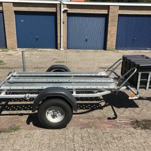 zijaanzicht motortrailer