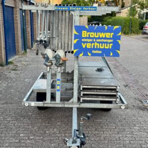 Smalle steiger trailer vooraanzicht