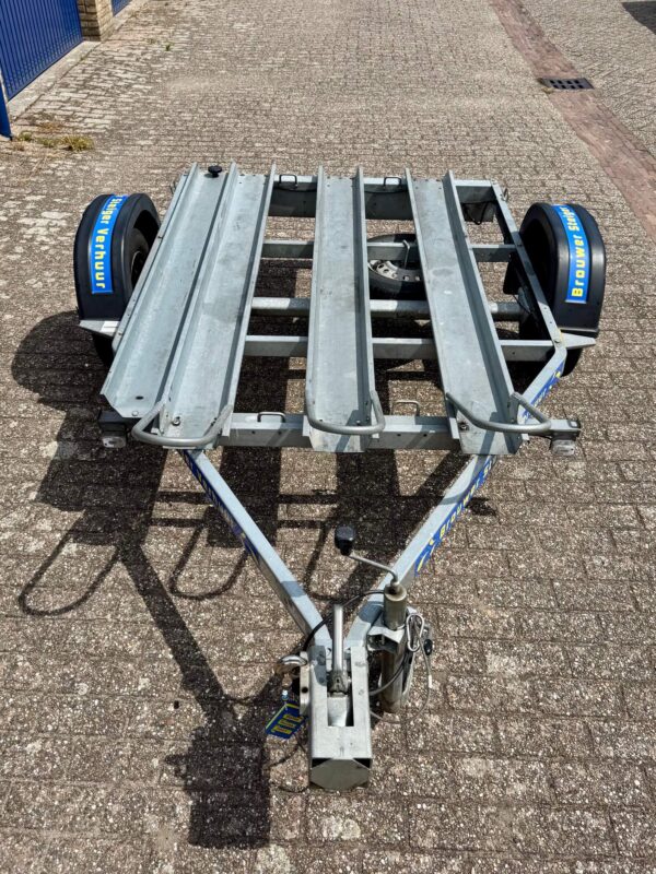 motortrailer 3 motoren vooraanzicht